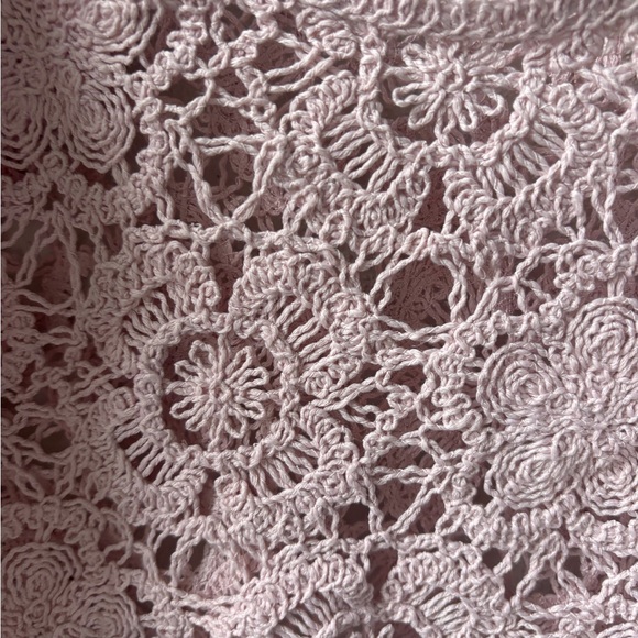 Zara Medium Pink Crochet Crop Top Long Sleeve Boho Scallop Floral Scoop Neckline - Picture 10 of 13